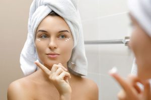 Trockene Haut mit Feuchtigkeit versorgen – Tipps