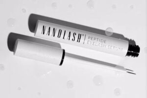 Das Geheimnis natürlich schöner Wimpern: Entdecke das Nanolash Peptide Eyelash Serum